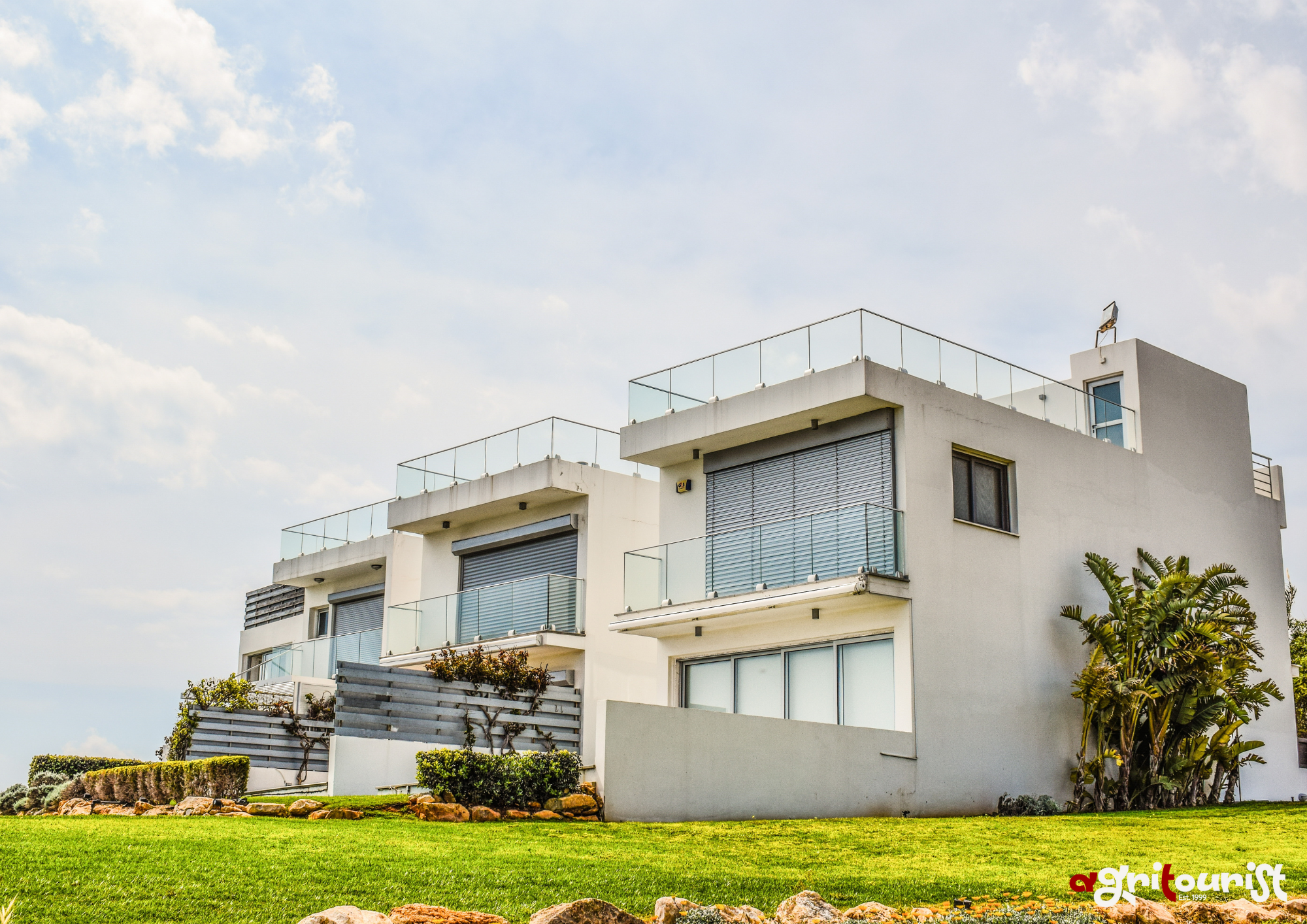 RESIDENCE
