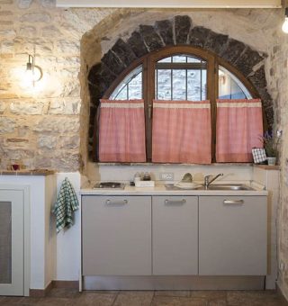 cucina-appartamento-a-spello-il-saio